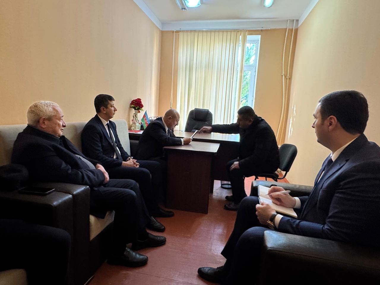 Asif Əsgərov şəhid ailəsini ziyarət edib və vətəndaş qəbulu keçirib - FOTOLAR